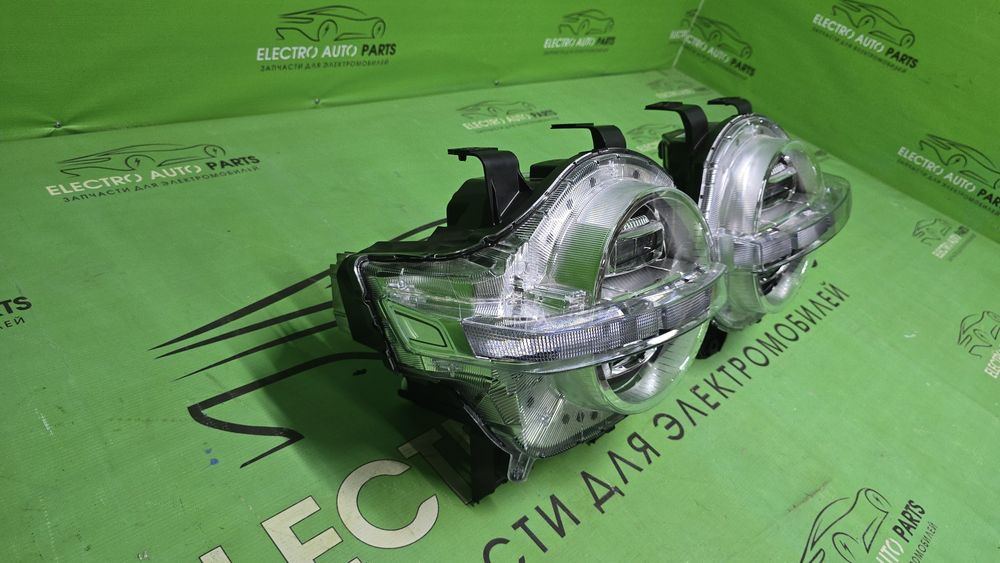 Передние фары TANK