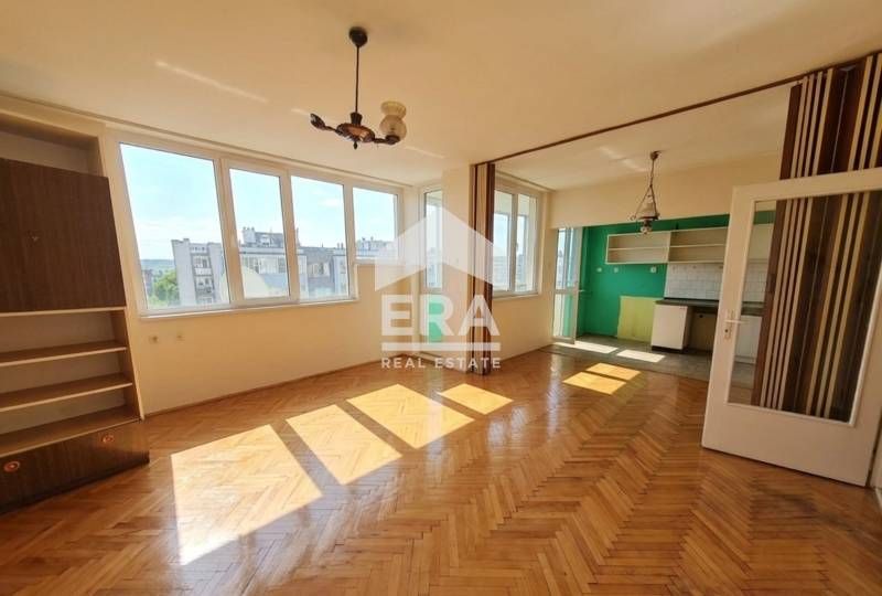 ЕКСКЛУЗИВНО! ЕРА Дръстър предлага за продажба тристаен тухлен апартаме