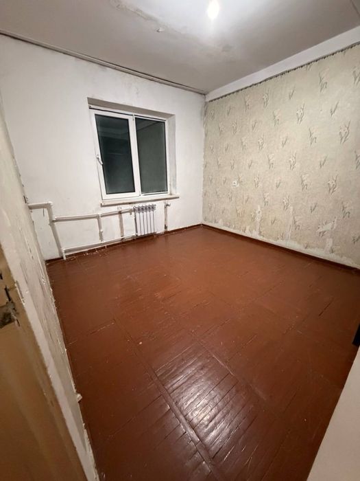 4х комнатная вдоль дороги с частичной обстановкой