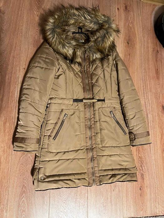 Geacă PARKA Stradivarius damă – toamnă/iarnă, crem auriu, S(ca noua)