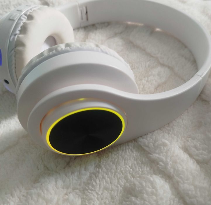 Luminous Wireless headphones