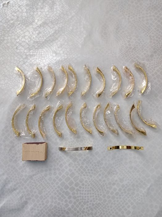 Продам дверные ручки