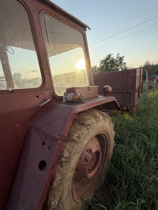 Vand tractor UTB 445