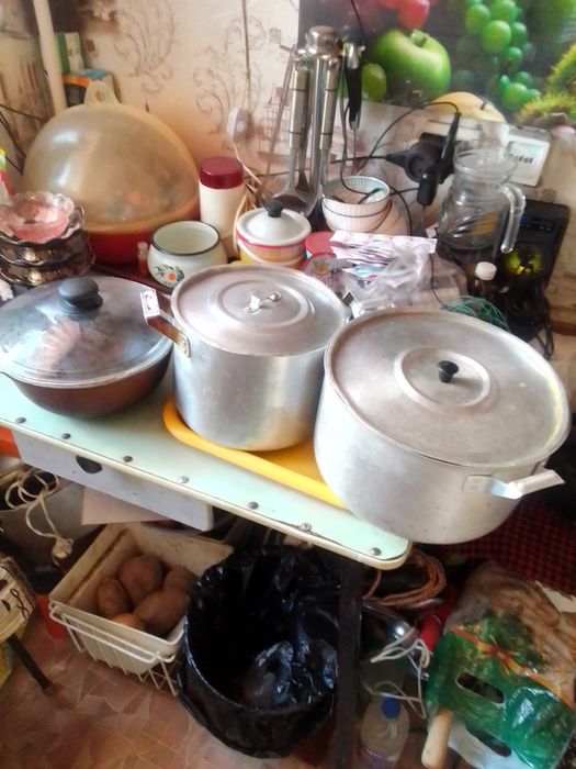 Кастрюли и сковородки