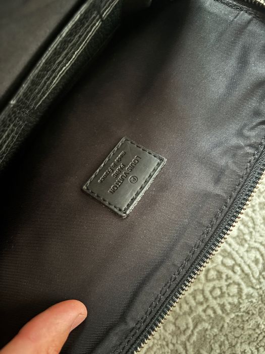 Geantă Louis Vuitton pentru bărbați