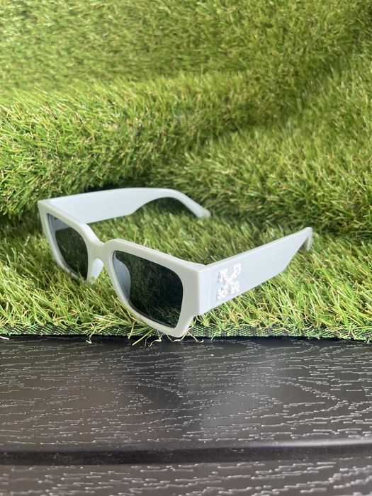 ochelari de soare off white