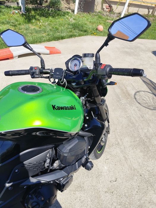 Vând motocicleta Kawasaki z750