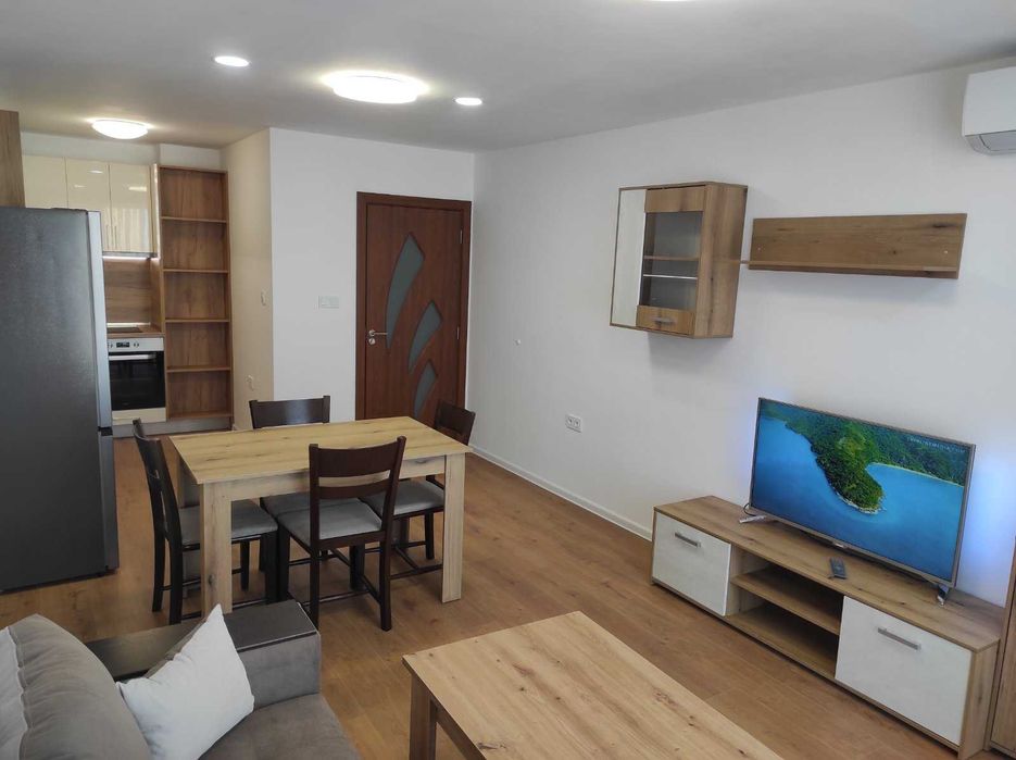 Дава се под наем Двустаен апартамент в Пловдив, Южен - 75 кв.м за 510 € - Снимка #2