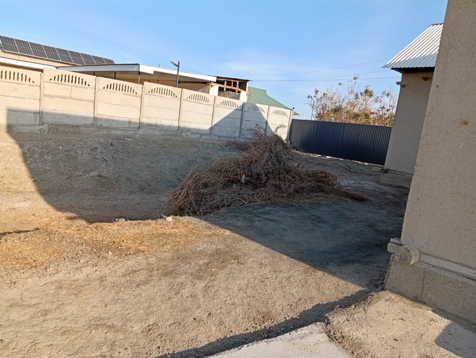 Уй сотилади. 12 сотих