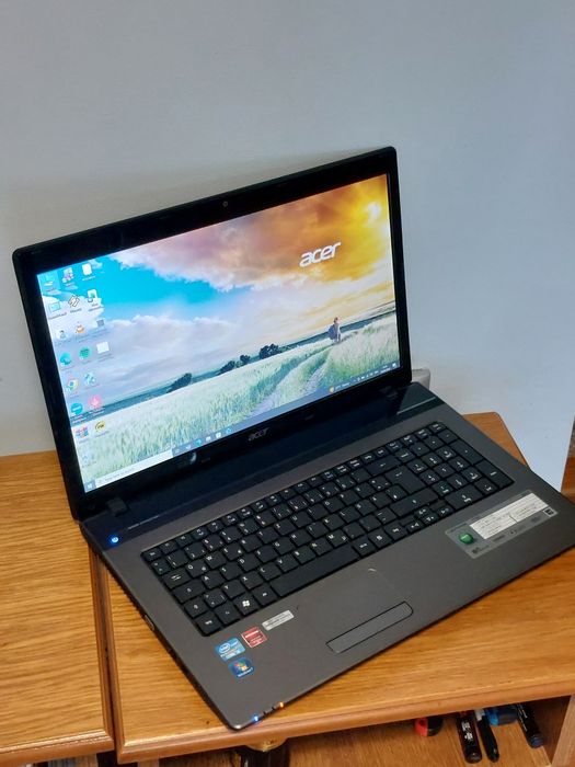 Laptop Acer 17.3 i3 2350M 2,3Ghz, 4GB, 240GB SSD+320GB HDD, HD 7670M 1GB, Win10, Office 2024