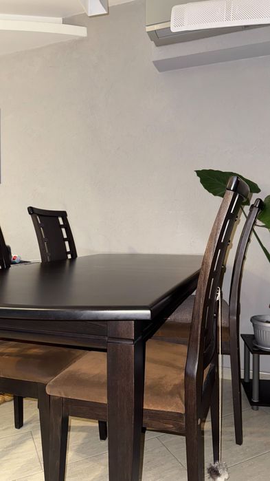 Поръчкова трапезна маса и столове