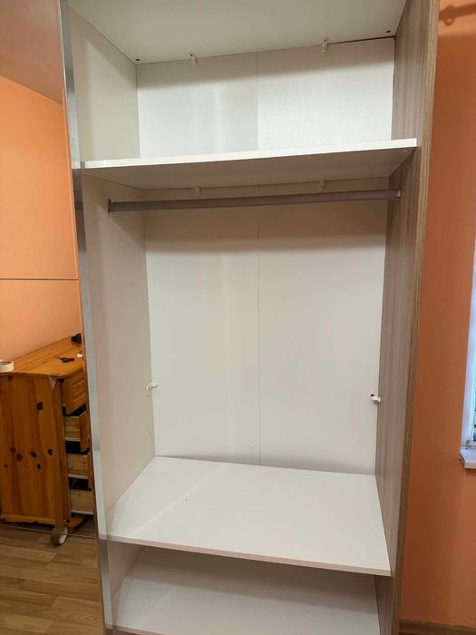 Продавам Гардероб и шкаф