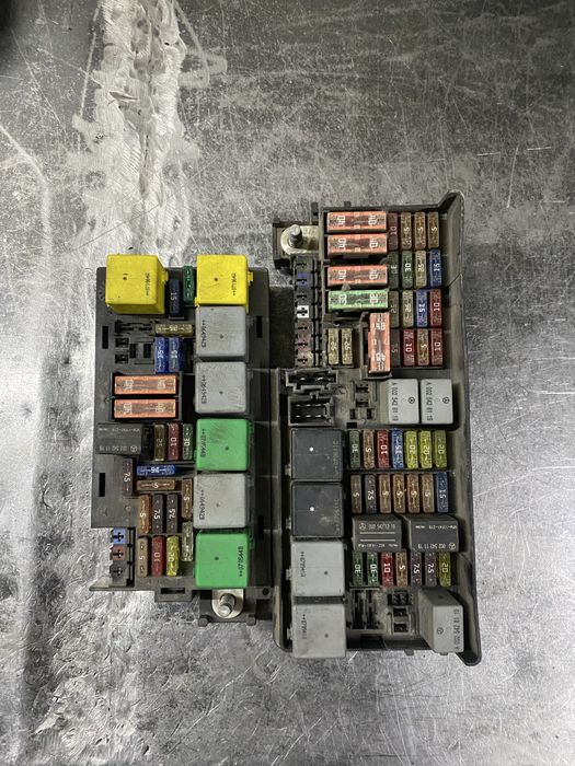 Блоки предохранителей ML 164