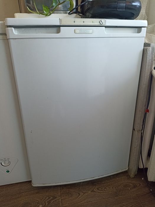 Продам морозильник