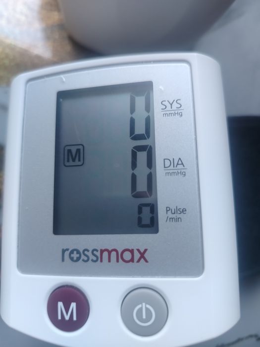 Продам тонометр на запястие