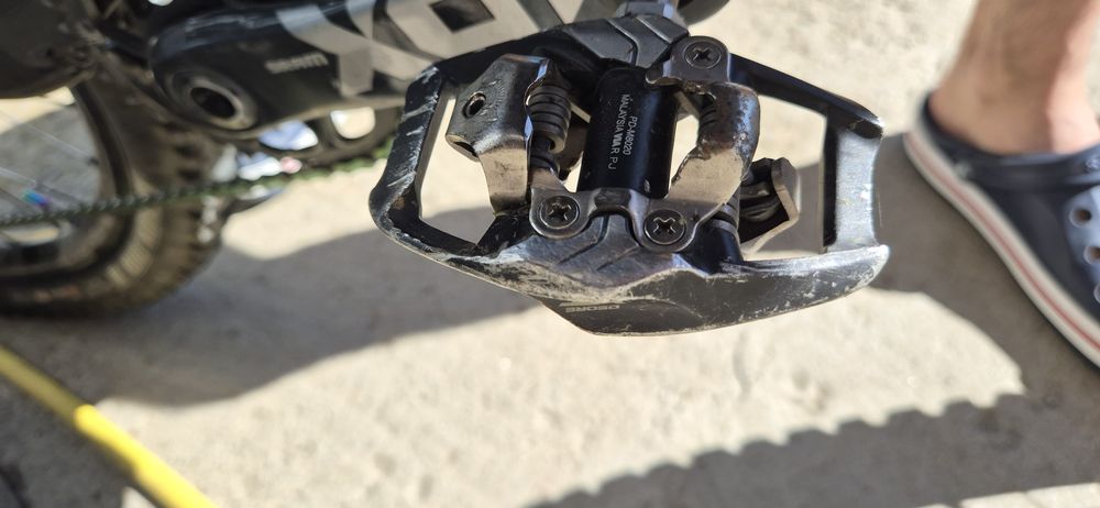 Pedale Shimano Deore XT PD-M8020 un set + o pedala de dreapta in plus