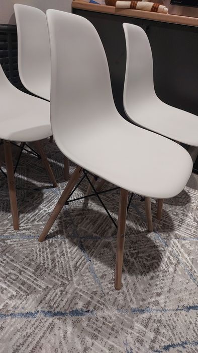 Стулья, новые в идеальном состоянии