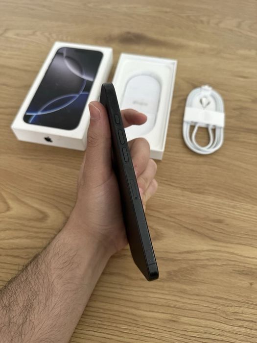 Apple iPhone 16 Pro Max - 256GB - Black Titanium