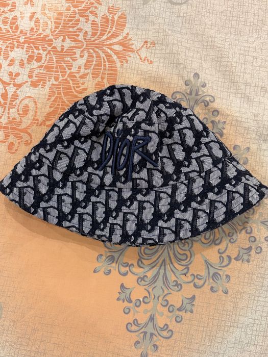 Всичко по 5€ хс размер