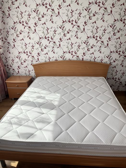 Продам спальный гарнитур