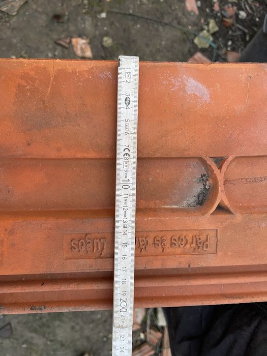 Tigla veche 0,80 bani/buc