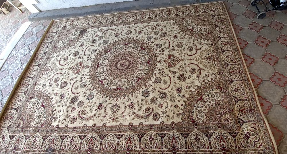 Ковер в отличном состояний