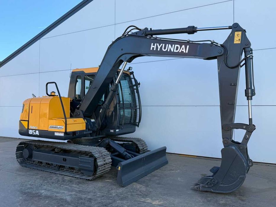 Мини багер Hyundai R85A – 77 к.с., 8.1 т, Нов 2026 (с видео)