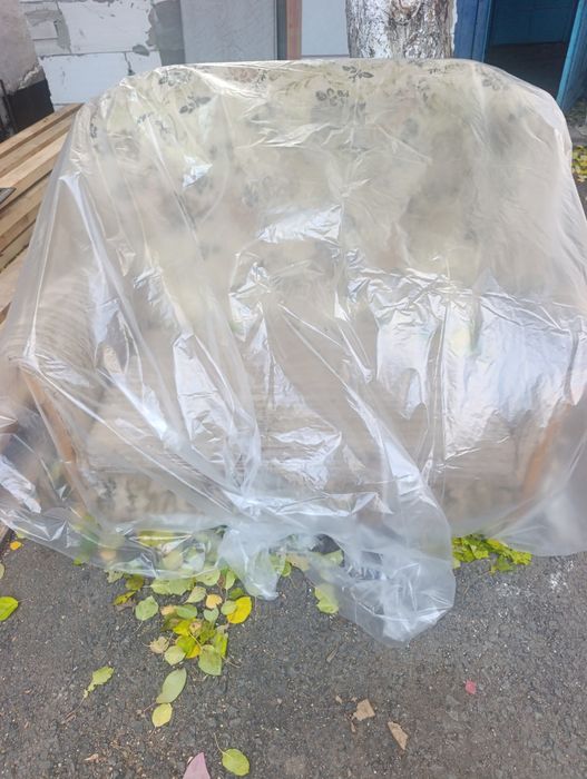 Продам угловой диван и диван кресло