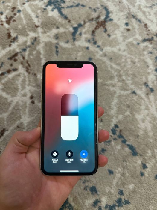 iPhone 11 ideal radnoy tel