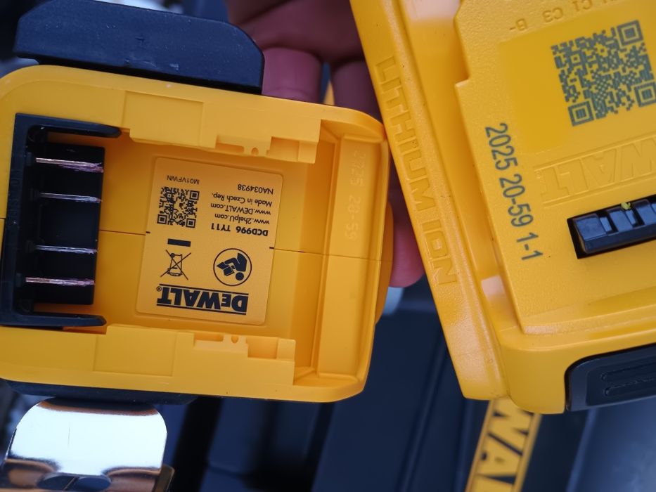 Set dewalt nou . Flex dcg405, rotopercutor dch273,filetanta dcd996,2 b