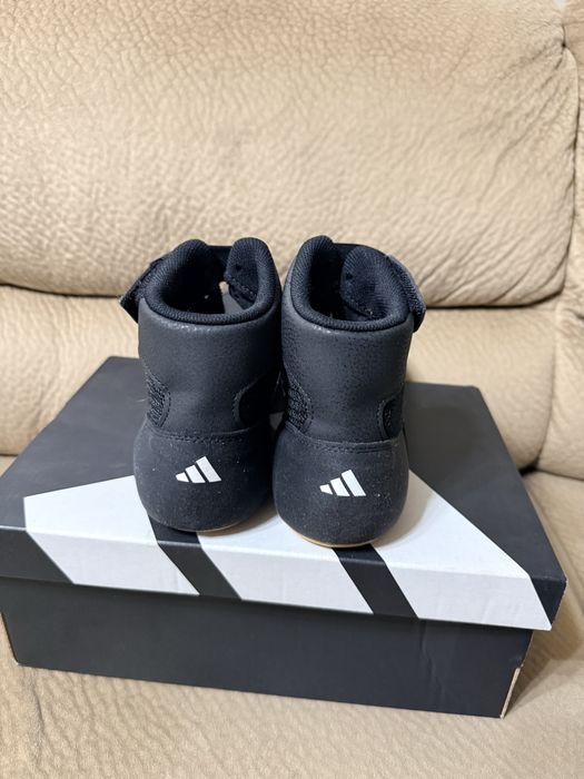 Боксови ръкавици Adidas WAKO + Боксови обувки Adidas HAVOC
