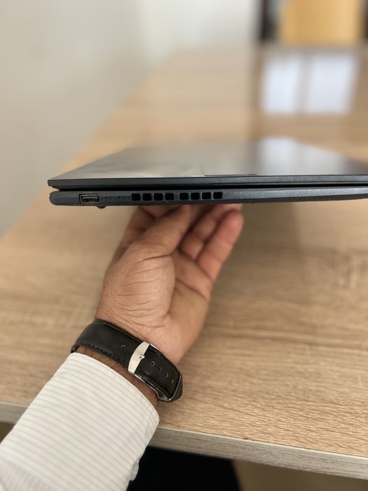 Asus Vivobook X1504VAdasturlash, dizayn, aI uchun ideal