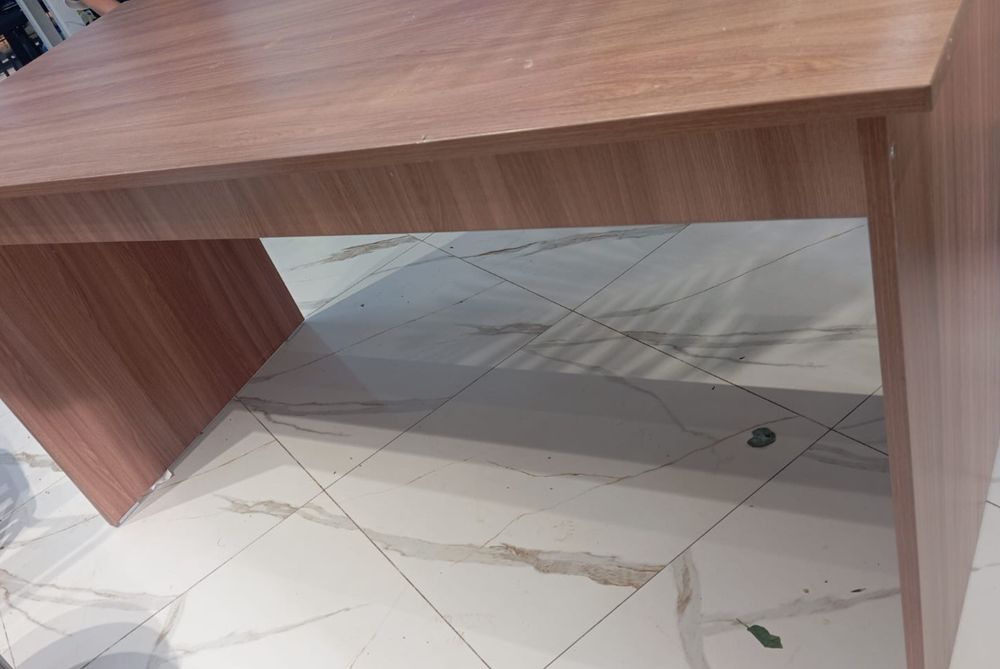 Стол в отличном состоянии