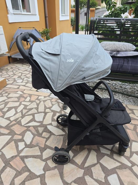 Carucior Joie aproape nou
