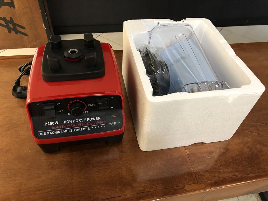 Блендер профессиональный! 2200W