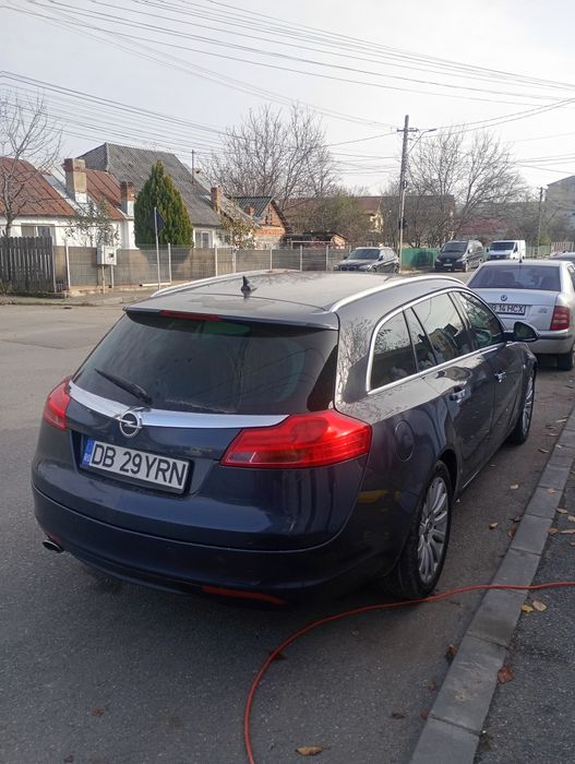 Opel Insignia 2.0 CDTI • Diesel • Automată • 2010 • Berlină