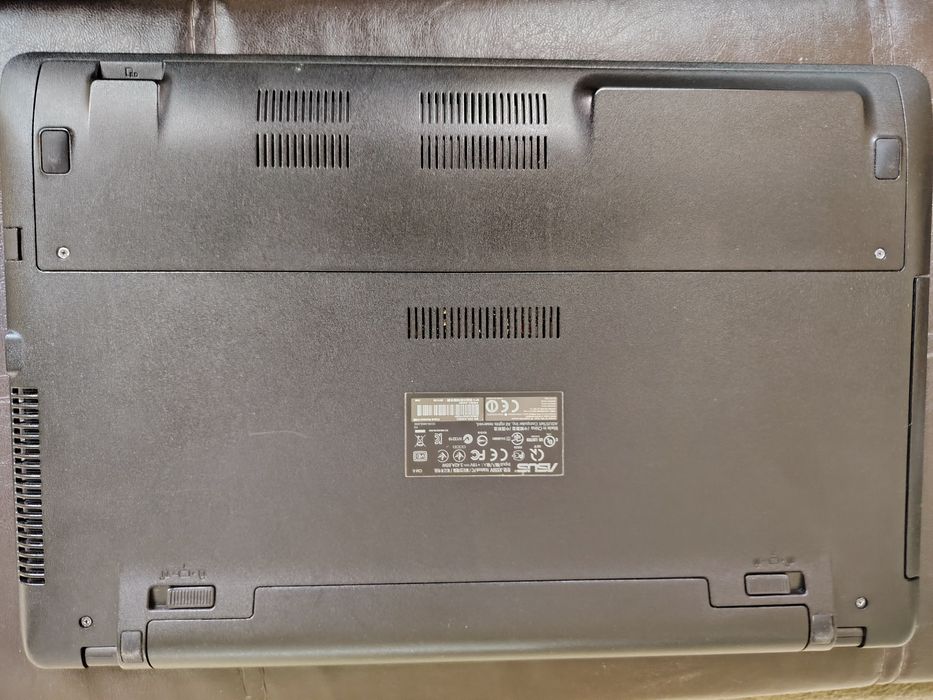 Лаптоп Asus X550V