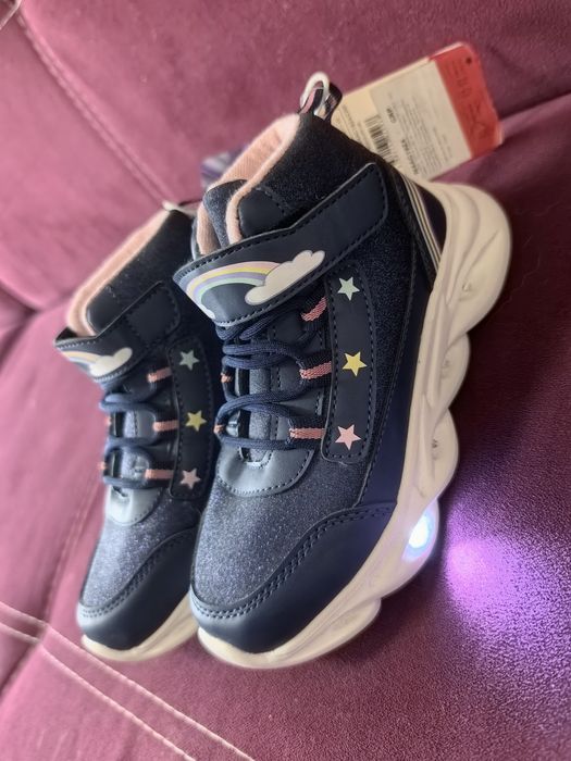 Нови светещи детски боти