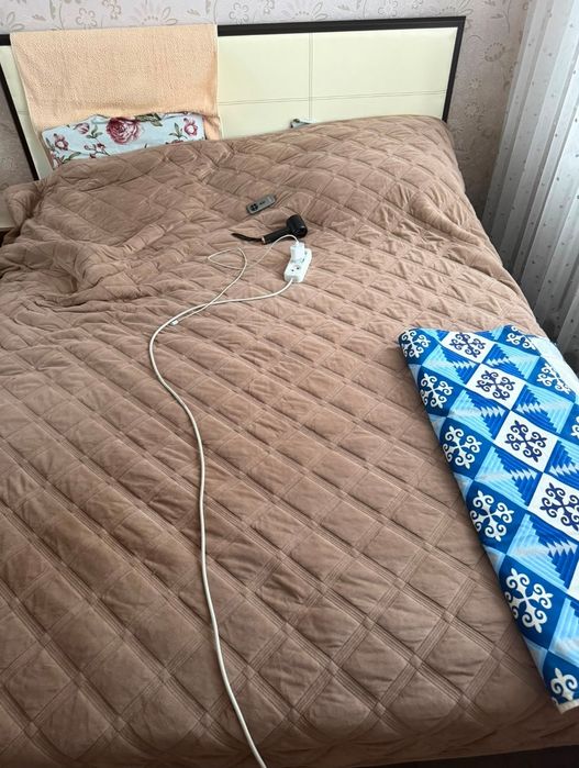 Продам спальный гарнитур