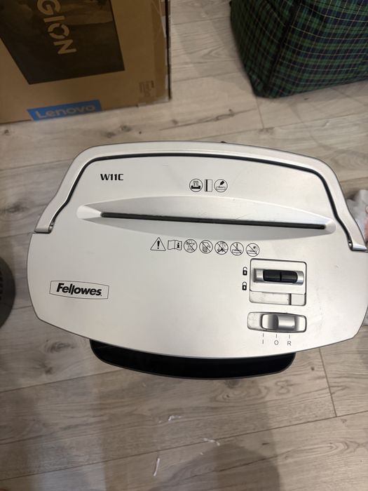 Шреддер Fellowes w11c