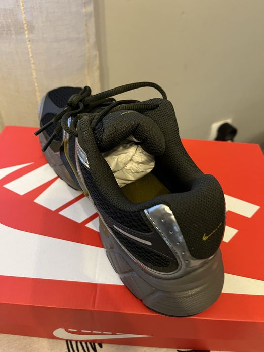 NIKE маратонки 43