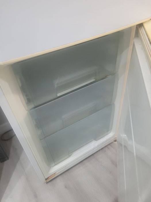 Холодильник  самсунг 2 камерный