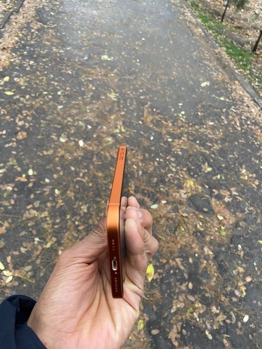 IPhone 11 (17 pro korpusda)holati idial toza aybi yo'q xotira 128 GB R