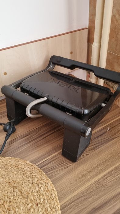 Grătar electric Tefal,2000W, 6 programe de gătire negru