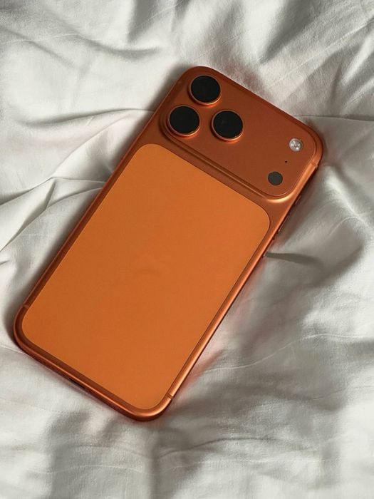Iphone 17 Pro с гарантией.