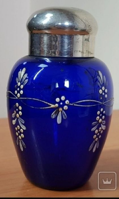 Чайница — предмет чайной посуды, ёмкость для хранения чая.