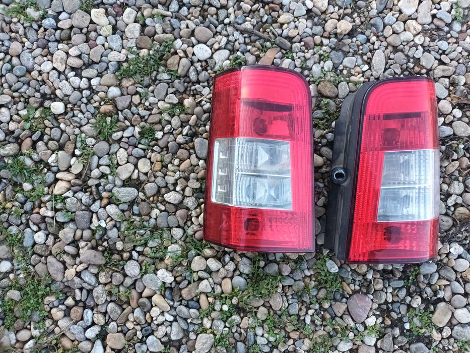Ляв и десен стоп за ситроен берлинго пежо партнер CITROEN BERLINGO