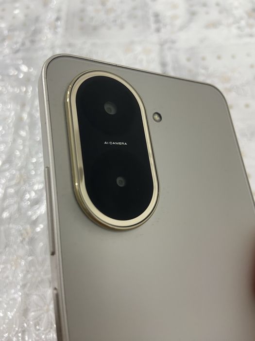 Redmi в золотистом цвете