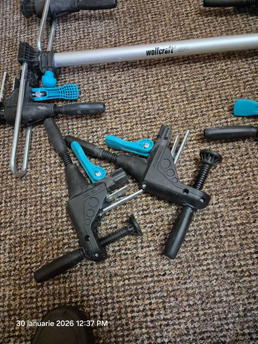 Suporți montaj uși