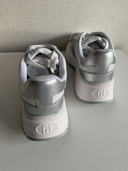 Сникърси Liu Jo Eva 02, бели - 39 номер, с дефект